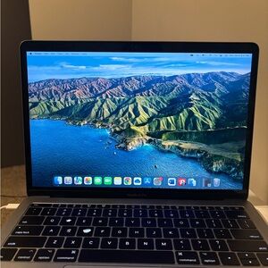 Apple MacBook Pro (2017)- Space Gray